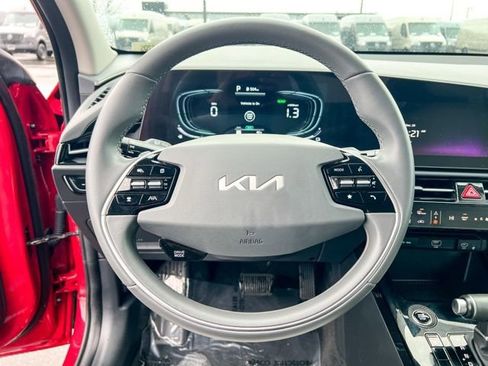 Certified 2024 Kia Niro EX image 23