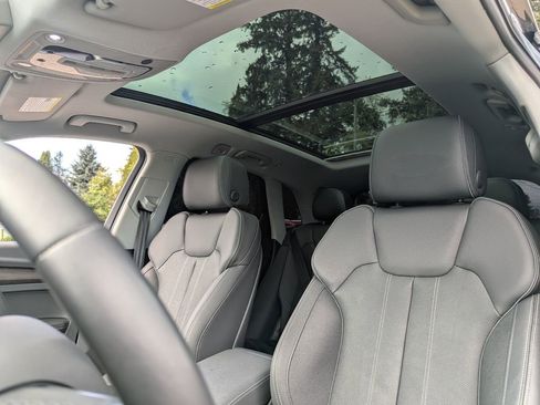 Used 2023 Audi Q5 e Premium Plus w/ Premium Plus Package AWD/4WD image 26