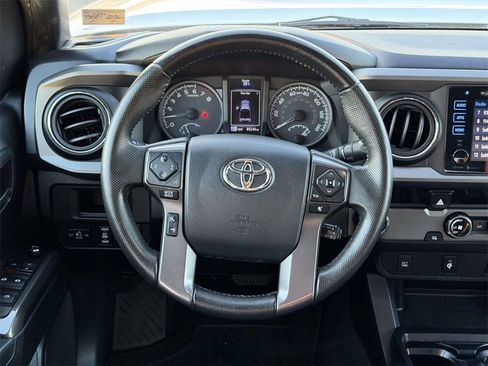 Used 2016 Toyota Tacoma TRD Sport w/ Towing Package image 21