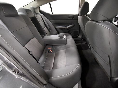 Used 2024 Nissan Altima 2.5 SV AWD/4WD image 17