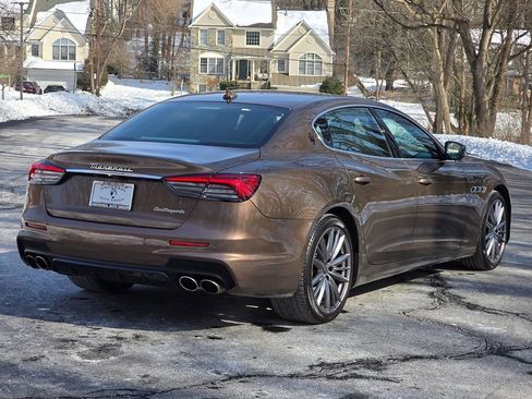 Used 2022 Maserati Quattroporte Modena image 6