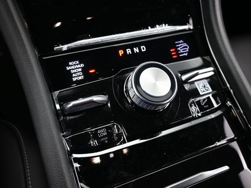 Used 2024 Jeep Grand Cherokee Overland w/ Luxury Tech Group IV image 27