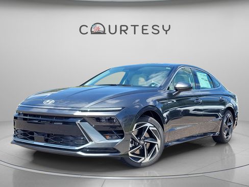 New 2025 Hyundai Sonata SEL image 1