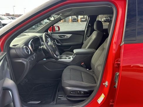 Used 2019 Chevrolet Blazer LT image 2