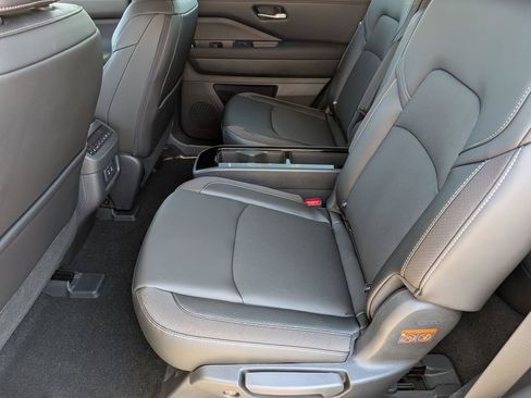 New 2026 Nissan Pathfinder SL image 20