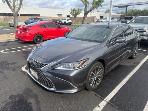 Used 2024 Lexus ES 300h w/ Premium Package image 3