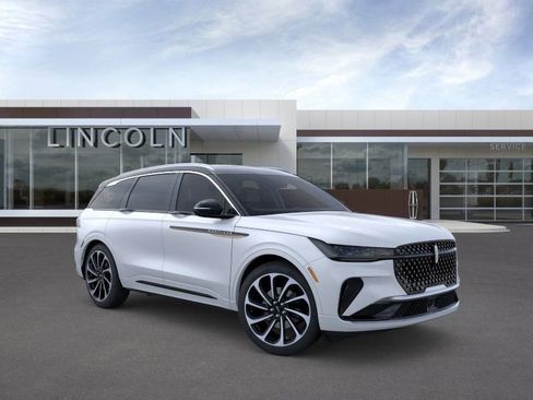 New 2026 Lincoln Nautilus Black Label image 7
