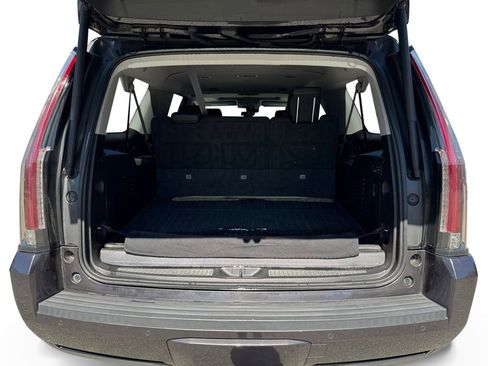 Used 2017 Cadillac Escalade ESV Luxury image 14