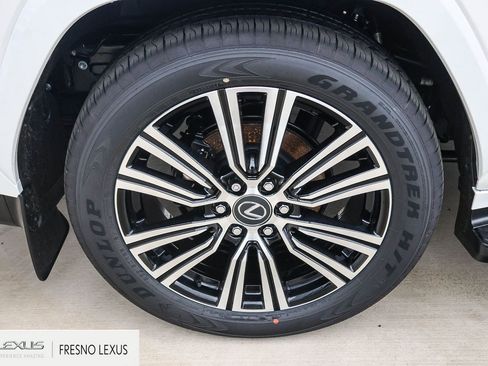 New 2026 Lexus LX 700h Luxury image 8