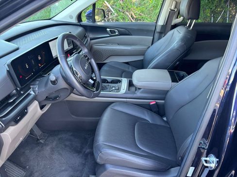 Used 2026 Kia Carnival FWD image 29