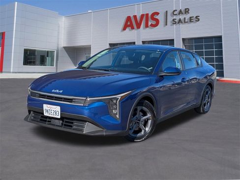Used 2025 Kia K4 LXS image 1