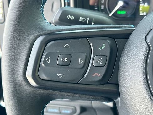 Used 2025 Jeep Wrangler Unlimited Rubicon 4xe image 30