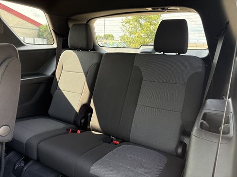 Used 2023 Chevrolet Traverse LT AWD/4WD image 14