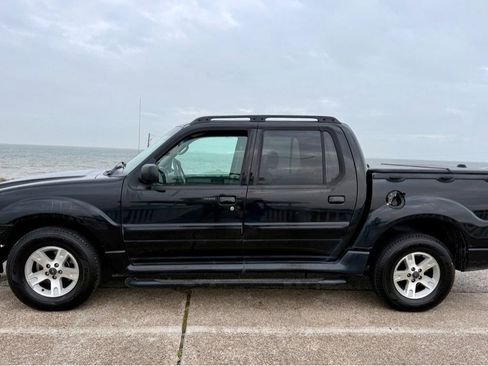 Used 2005 Ford Explorer Sport Trac XLT image 8