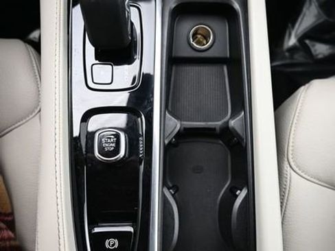 Used 2024 Volvo XC90 T8 Plus image 36