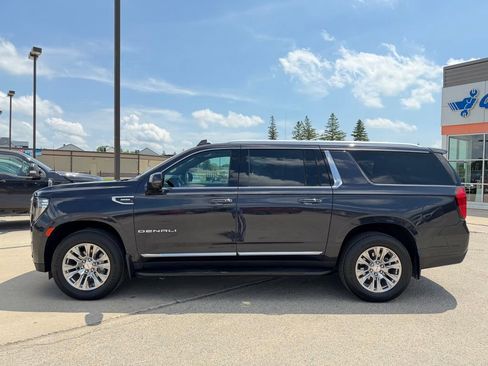 Used 2023 GMC Yukon XL Denali w/ Max Trailering Package AWD/4WD image 3