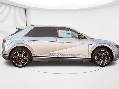 Used 2024 Hyundai Ioniq 5 Limited image 10