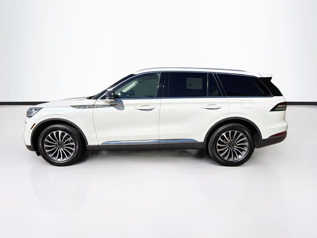 Used 2024 Lincoln Aviator Reserve w/ Elements Package Plus AWD/4WD image 8