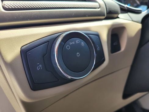 Used 2016 Ford Fusion SE image 17