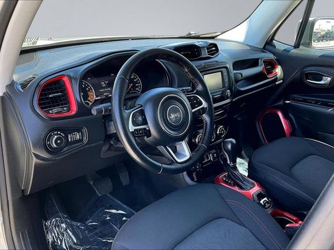 Certified 2016 Jeep Renegade Trailhawk AWD/4WD image 4