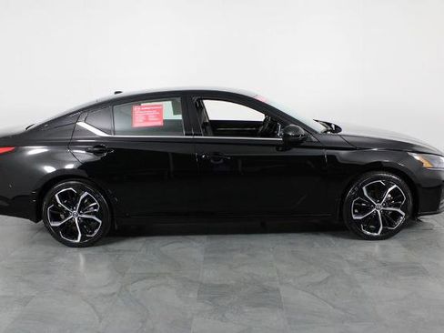 Certified 2025 Nissan Altima 2.5 SR FWD image 15