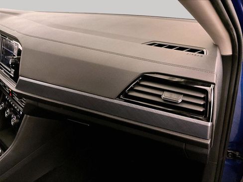 Used 2023 Volkswagen Jetta SE FWD image 15