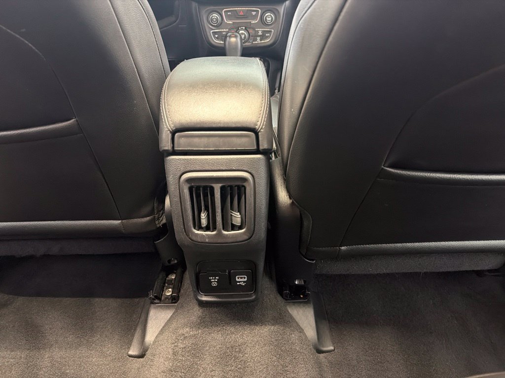 Used 2018 Jeep Compass Latitude w/ Popular Equipment Group FWD image 18