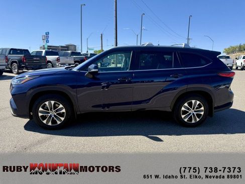 Used 2022 Toyota Highlander XLE image 4