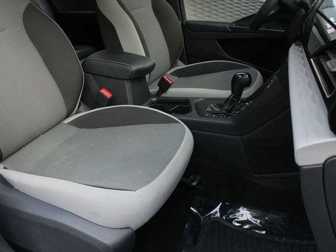 Used 2022 Volkswagen Taos S image 28