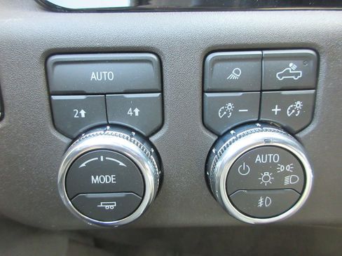 New 2026 GMC Sierra 1500 SLT w/ SLT Convenience Package AWD/4WD image 16