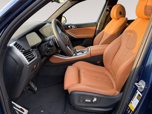 Used 2021 BMW X5 xDrive40i w/ M Sport Package image 2