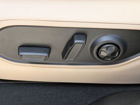 New 2025 Jeep Grand Cherokee L Limited image 18