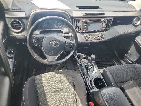 Used 2017 Toyota RAV4 XLE AWD/4WD image 11
