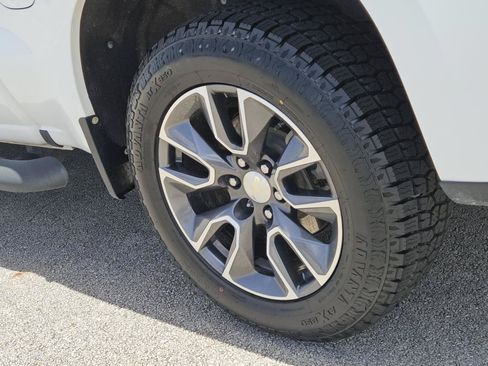 Used 2020 Chevrolet Silverado 1500 LT w/ Texas Edition AWD/4WD image 7