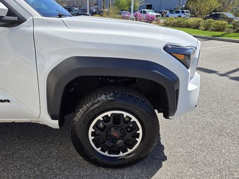Used 2024 Toyota Tacoma TRD Off-Road AWD/4WD image 13