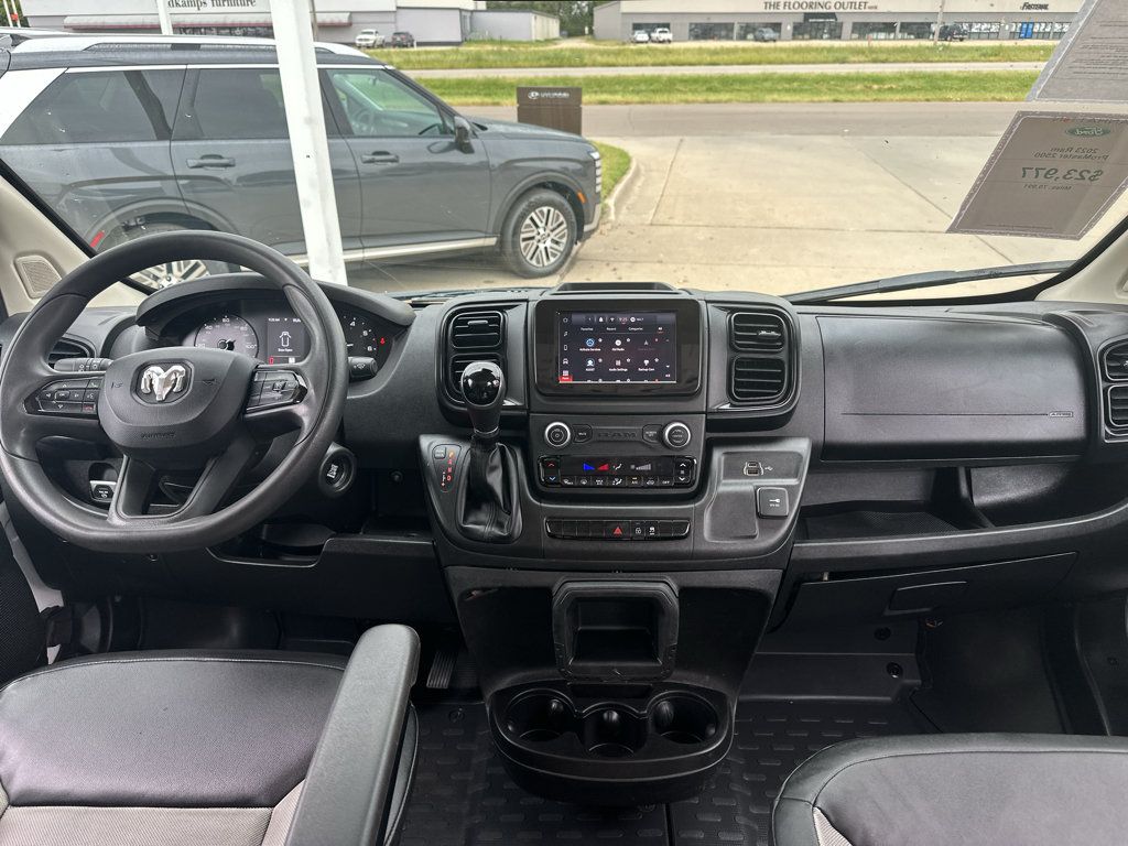 Used 2023 RAM ProMaster 2500 FWD image 3