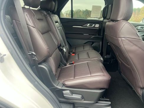 New 2026 Ford Explorer Platinum AWD/4WD image 7
