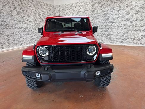 Used 2024 Jeep Gladiator Willys image 2