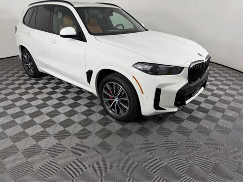 New 2026 BMW X5 xDrive40i w/ M Sport Package image 1