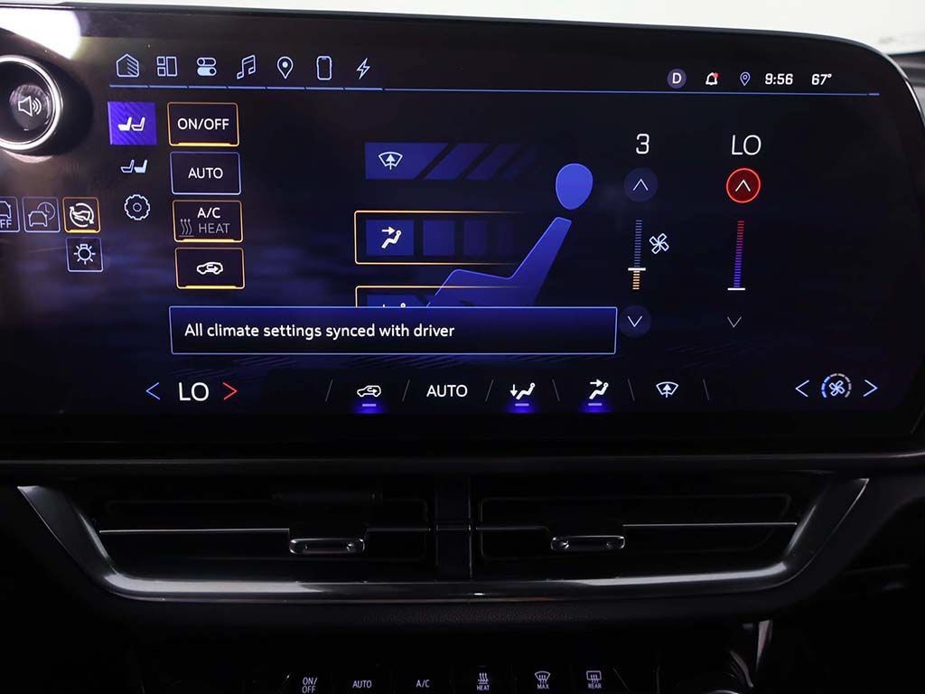 Used 2025 Chevrolet Equinox EV LT FWD image 42