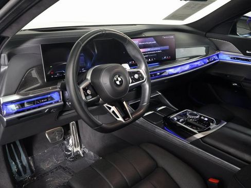 Used 2023 BMW 760i xDrive w/ Executive Package AWD/4WD image 7