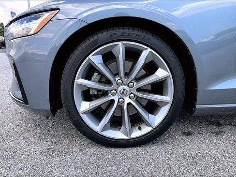 Used 2021 Volvo S60 T5 Momentum w/ Premium Package AWD/4WD image 7