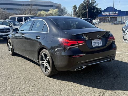 Used 2022 Mercedes-Benz A 220 image 3
