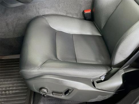 Used 2024 Volvo XC60 B5 Core image 23