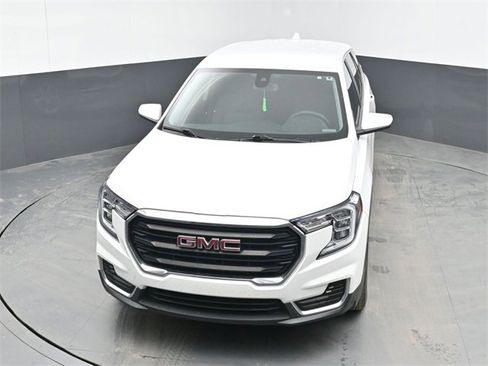 Used 2022 GMC Terrain SLE image 14