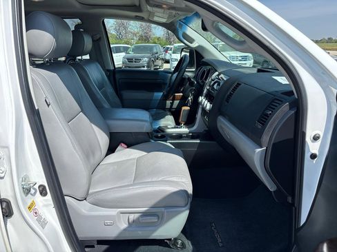 Used 2012 Toyota Tundra Limited w/ Memory Pkg image 24
