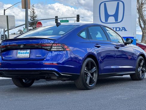Used 2025 Honda Accord Sport image 8