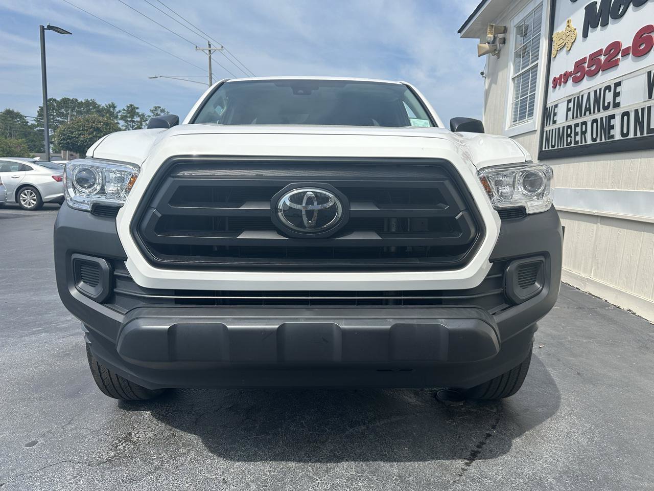 Used 2022 Toyota Tacoma SR RWD image 2
