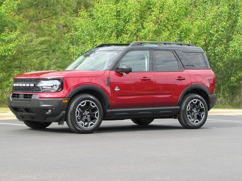 Used 2025 Ford Bronco Sport Outer Banks w/ Outer Banks Tech Package+ image 3