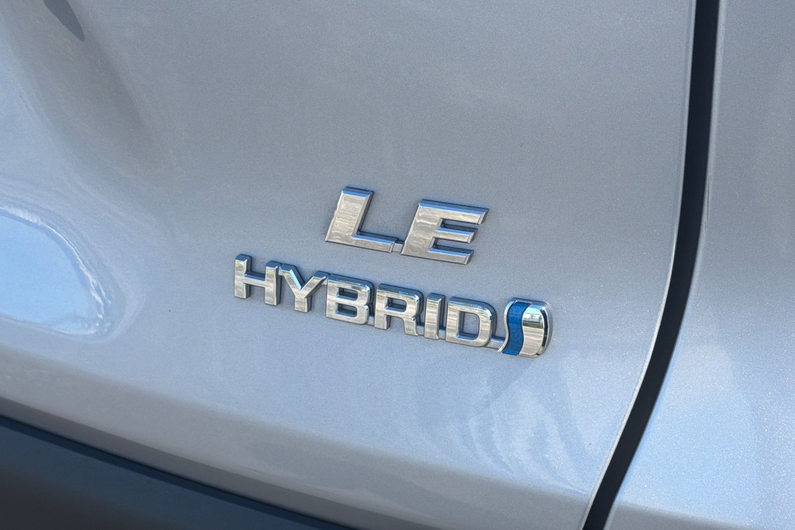 Used 2024 Toyota RAV4 LE AWD/4WD image 40